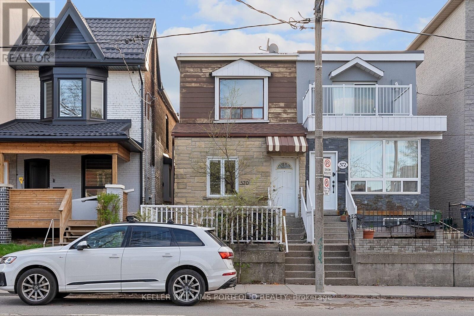 Property Photo:  570 Jones Avenue  ON M4J 3H1 