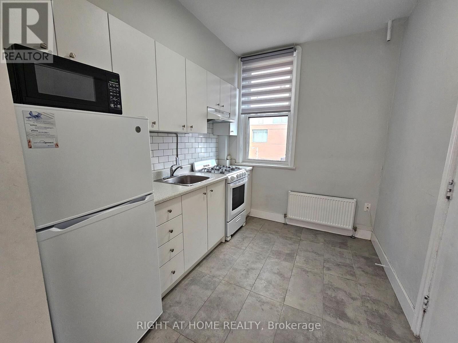 Property Photo:  437 Spadina Avenue 3  ON M5T 2G6 