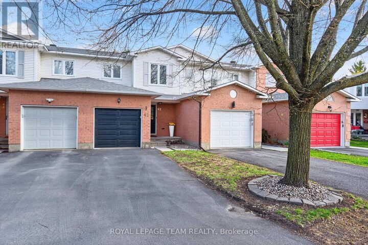 Property Photo:  42 Baton Court  ON K2L 4C8 