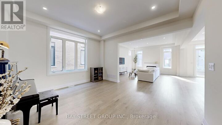 Property Photo:  97 Halldorson Avenue  ON L4G 0C5 