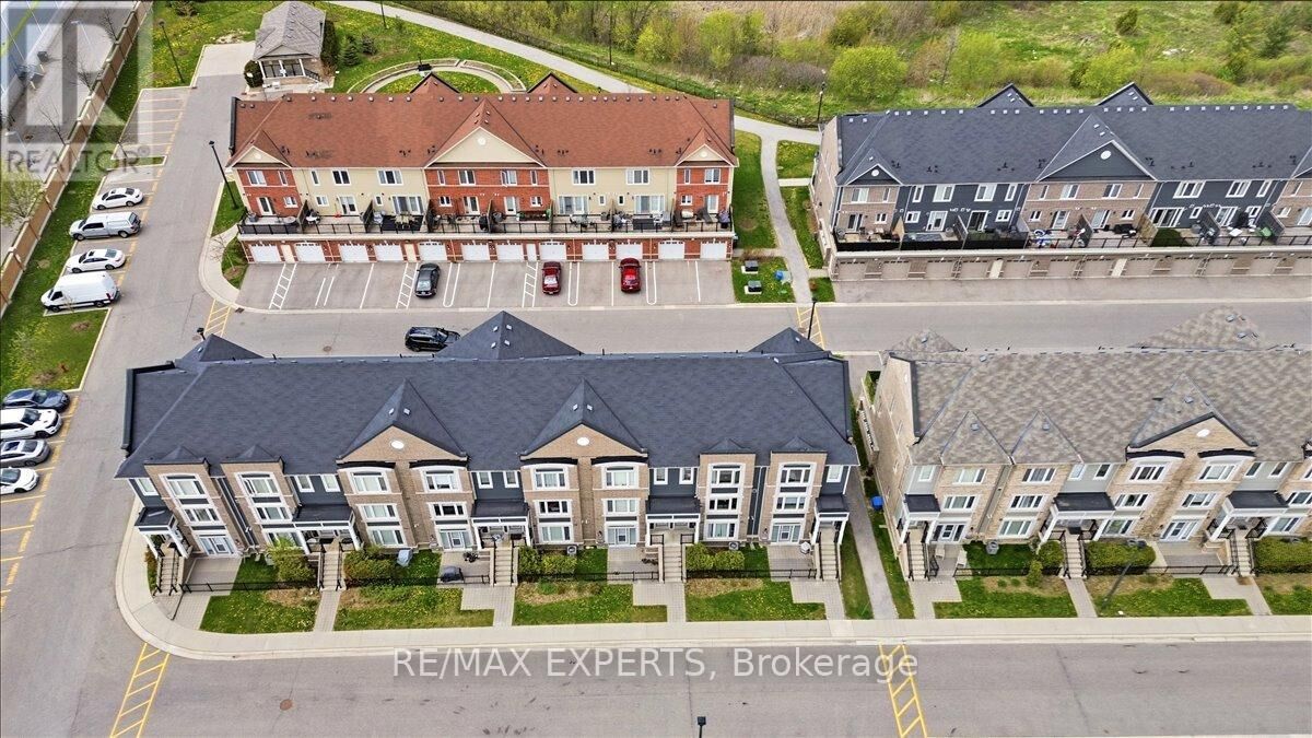 Property Photo:  250 Sunny Meadow Boulevard 218  ON L6R 3Y7 