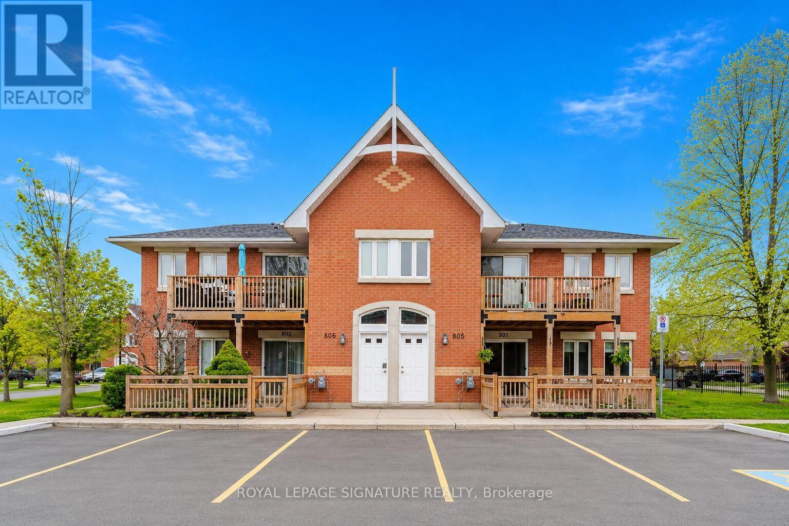 Property Photo:  4140 Foxwood Drive 801  ON L7M 4R4 