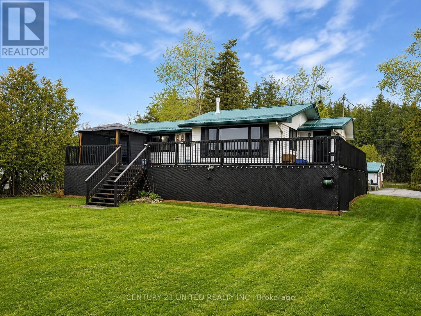 Property Photo:  16 Evergreen Street  ON K0L 2W0 