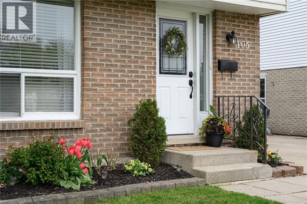 Property Photo:  105 Maple Avenue  ON N5A 7G8 