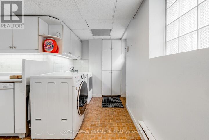 Property Photo:  529 Spadina Road Lower  ON M5P 2W9 