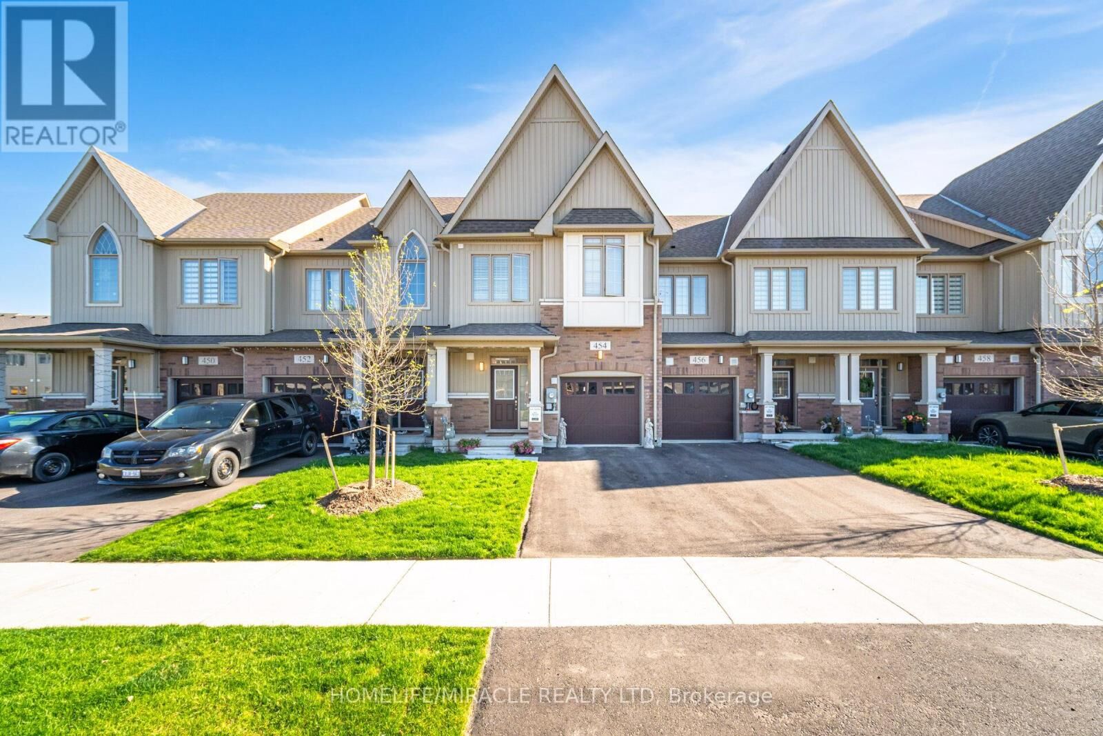 Property Photo:  454 Adelaide Street  ON N0G 1A0 