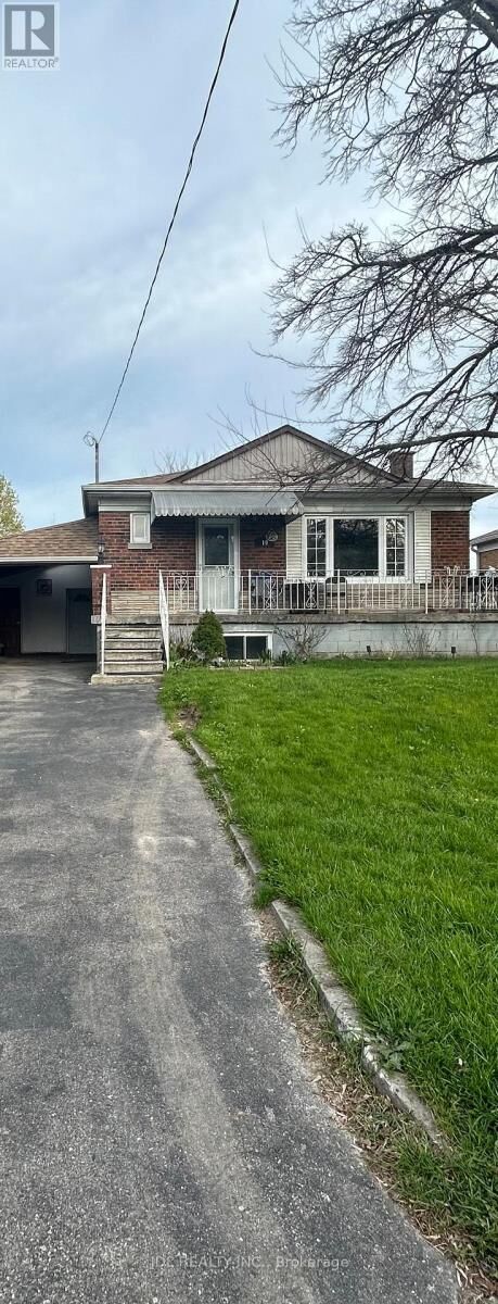 Property Photo:  19 Maywood Park  ON M1K 2G9 