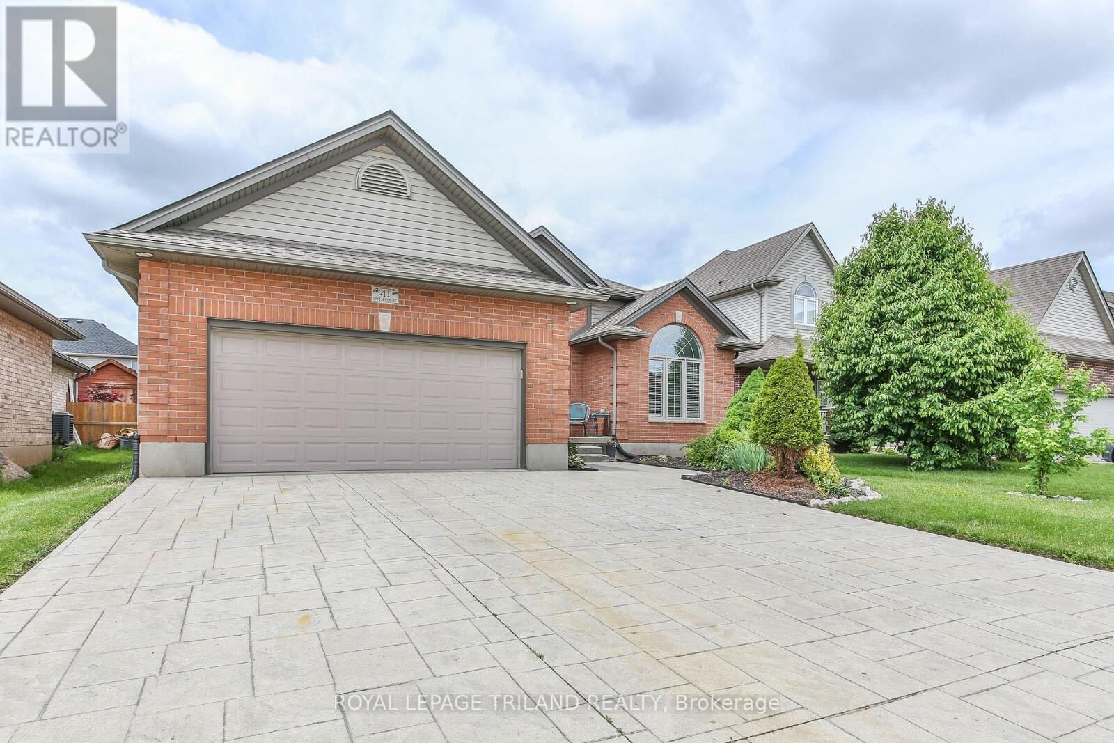 Property Photo: 41 Owen Court ON N5P 4N7