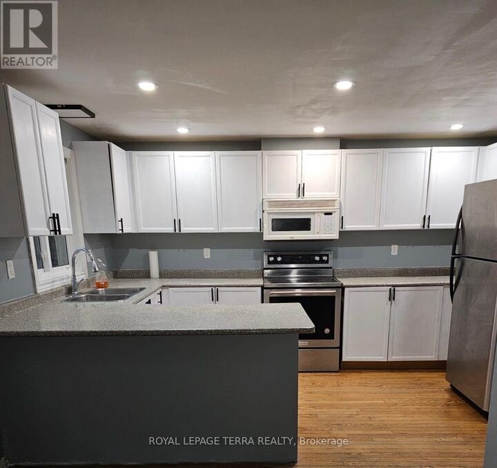 Property Photo:  23 Ferguson Drive  ON L4N 7B4 