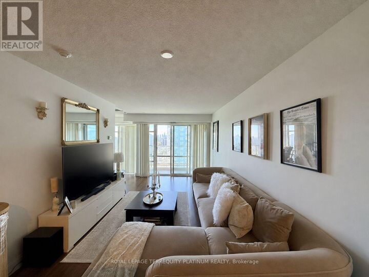 Property Photo:  2191 Yonge Street 2703  ON M4S 3H8 
