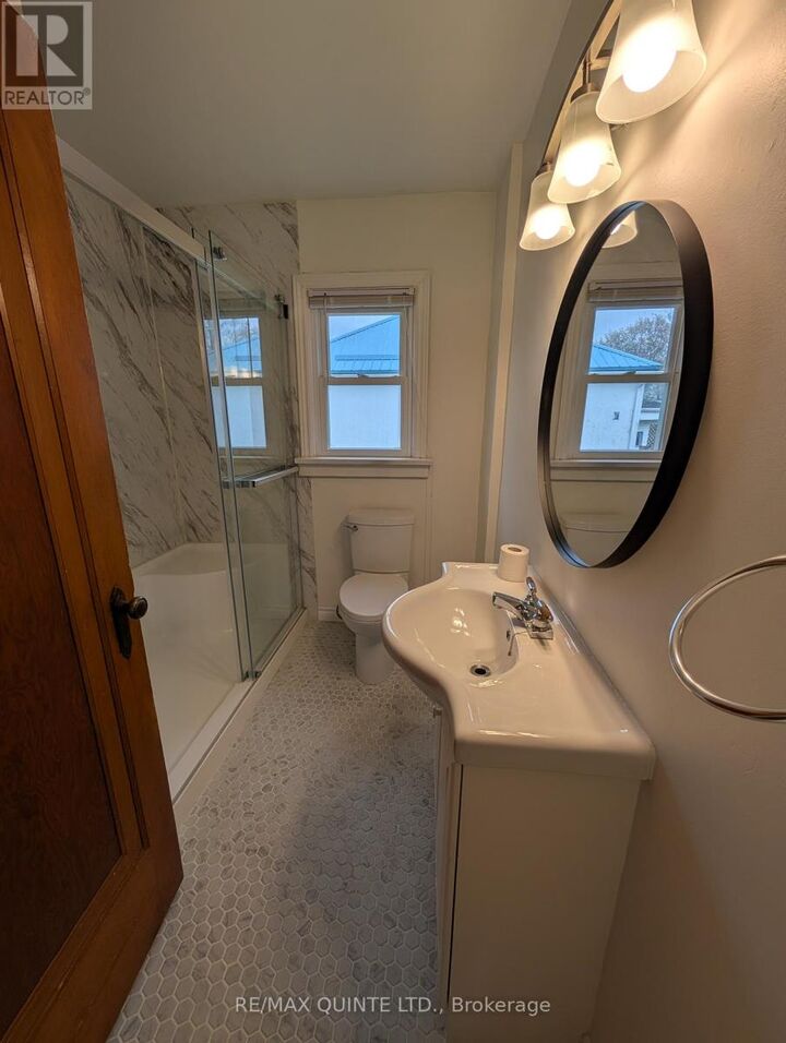 Property Photo:  20 Wellington Crescent  ON K8P 1E1 