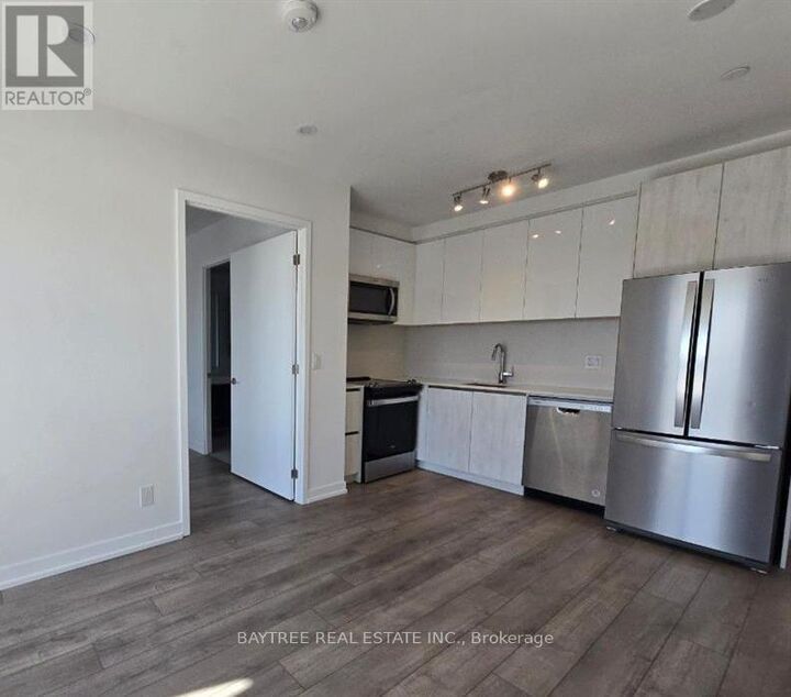 Property Photo:  3100 Keele Street 915  ON M3M 0E1 