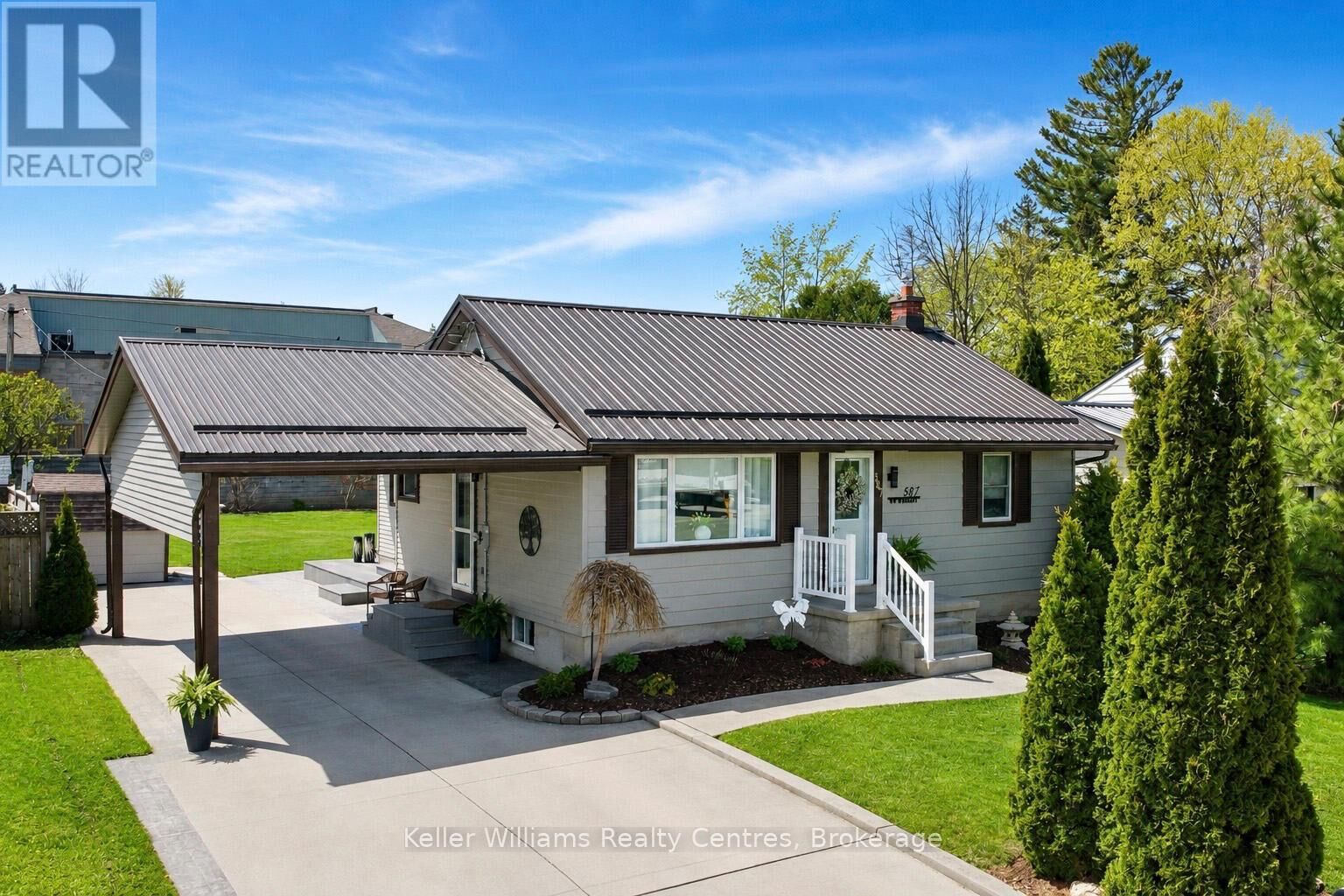 Property Photo:  587 11th Street  ON N4N 1T4 