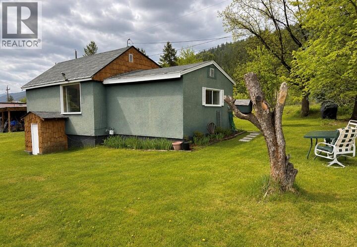 Property Photo:  315 Everette Avenue  BC V0H 1J0 