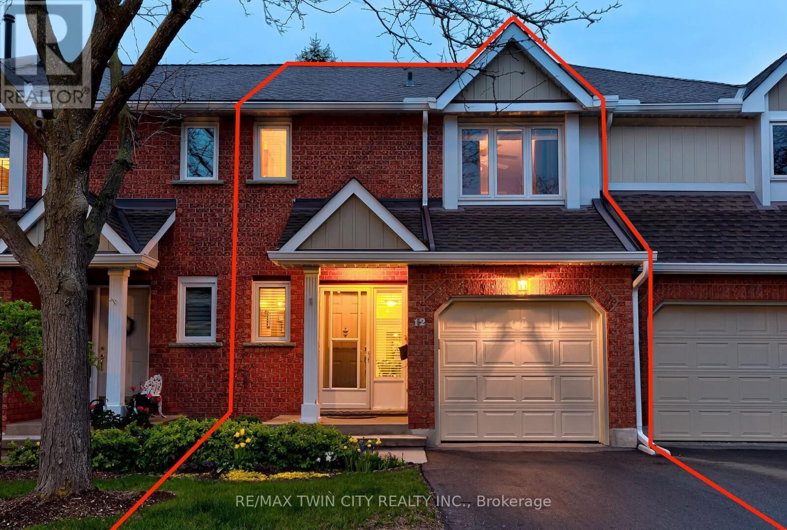 Property Photo:  523 Beechwood Drive 12  ON N2T 2G7 