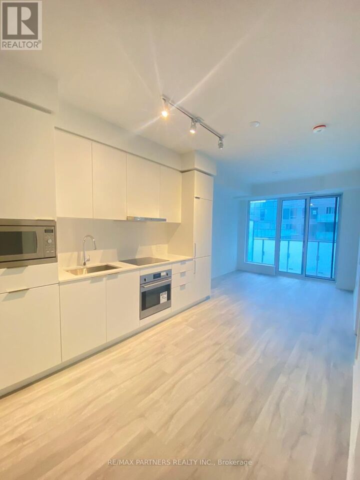 Property Photo:  7 Golden Lion Heights N723  ON M2M 0C1 