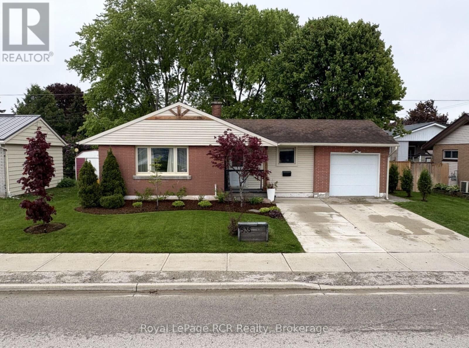 Property Photo:  535 13th Street  ON N4N 1Y5 