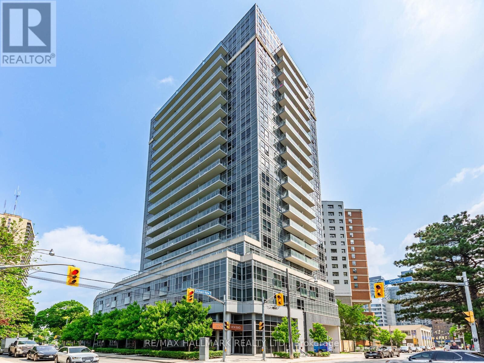 Property Photo:  58 Orchard View Boulevard 1702  ON M4R 1B9 