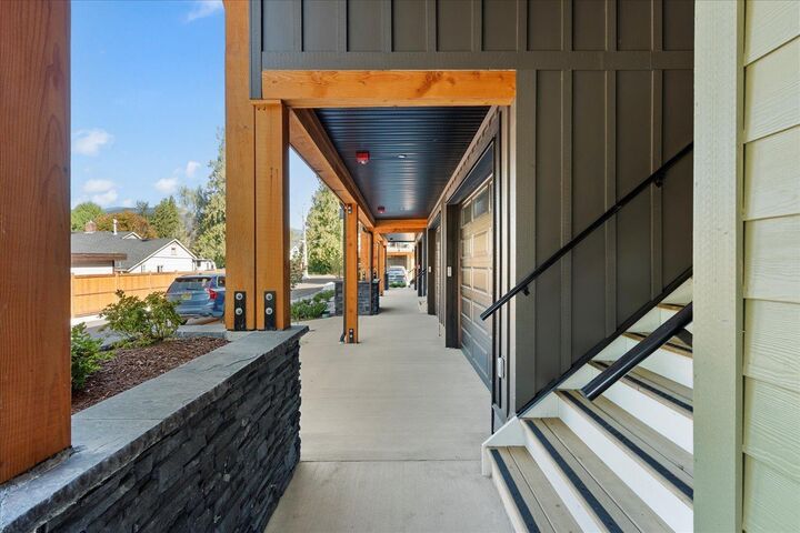 Property Photo: 46106 Riverside Drive 5 BC V2P 3K9