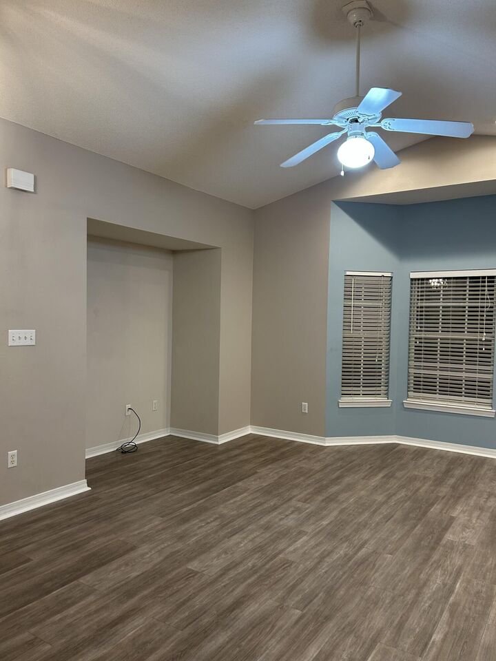Property Photo:  1501 N Partin Drive 250  FL 32578 