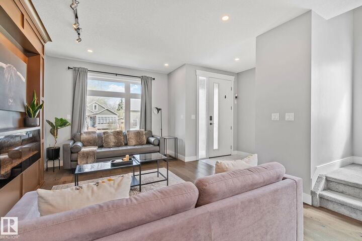 Property Photo:  9855 79 Avenue NW  AB T6E 1R2 