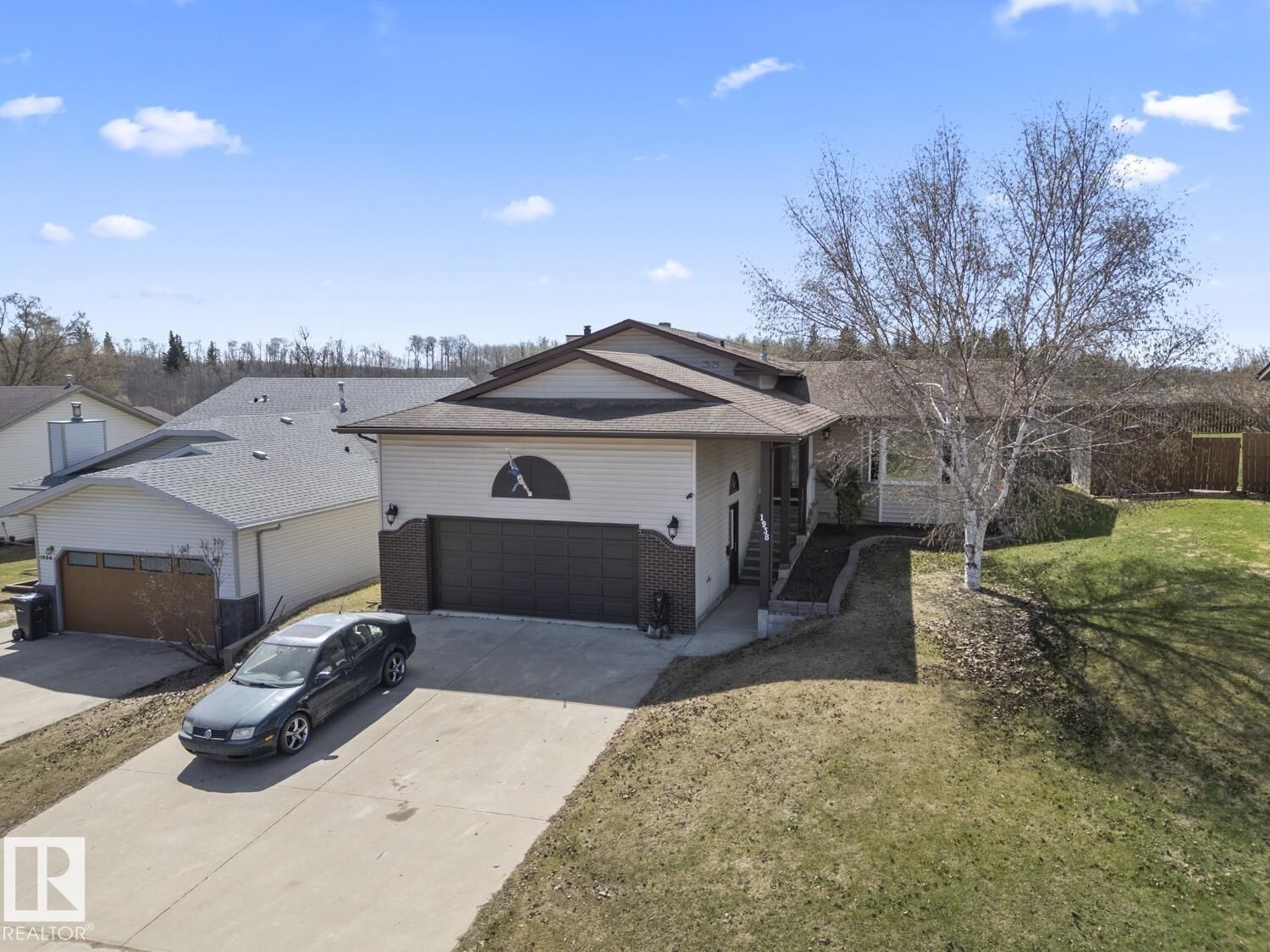Property Photo:  1938 Forest Drive  AB T9M 1M1 
