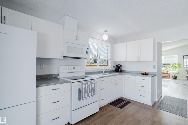 Property Photo:  6 Kiniski Crescent NW  AB T6L 5A9 