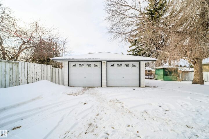 Property Photo:  6411 149 Street Street NW  AB T5A 1W1 