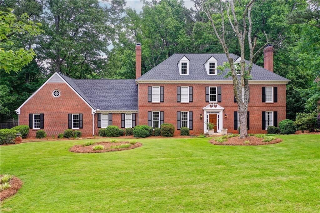 Property Photo:  625 River Chase Point  GA 30328 