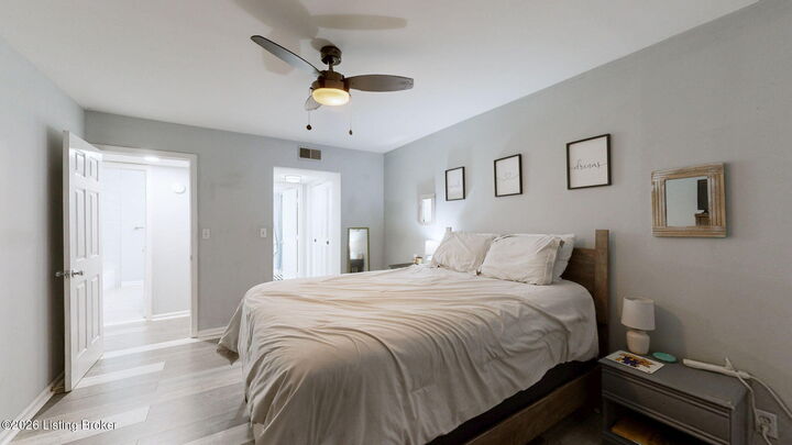 Property Photo:  1 Dupont Way #6  KY 40207 