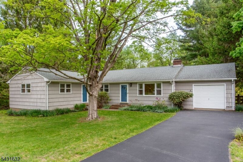 Property Photo:  40 Union Rd  NJ 08809 