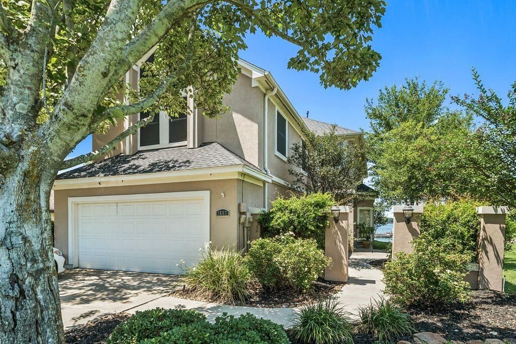 Property Photo:  1607 Schooner Point  TX 77318 