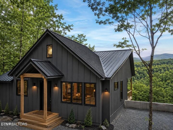 Property Photo: 4076 Ridgeback Lane TN 37862