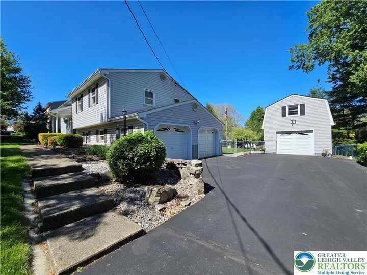 Property Photo:  3546 Glen Avenue  PA 18045 