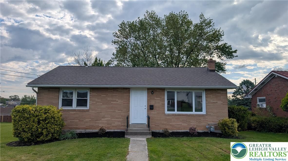 Property Photo:  1229 S Fountain Street  PA 18103 
