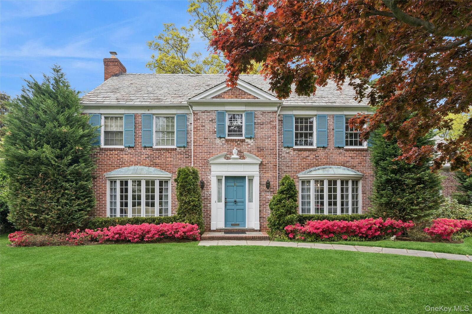 Property Photo:  10 Westbury Road  NY 11530 