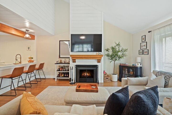 Property Photo:  274 Maplewood Drive  NY 10590 
