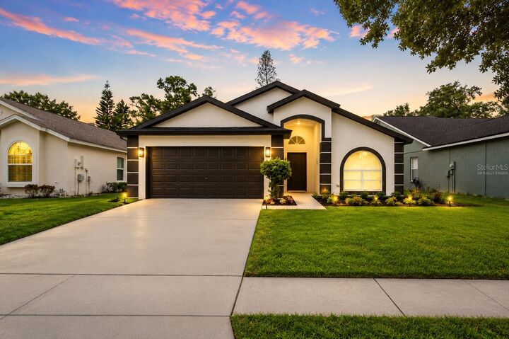 Property Photo:  6808 Yardley Oaks Court  FL 33625 