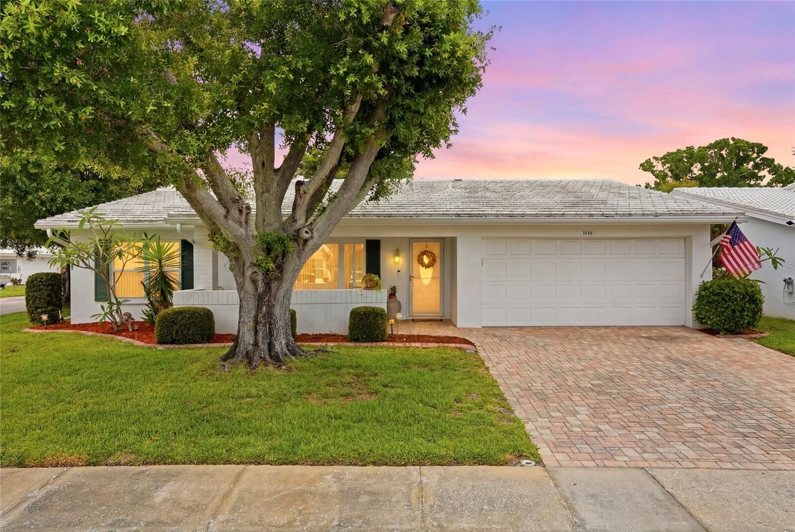 Property Photo:  3939 90th Terrace N 3939  FL 33782 