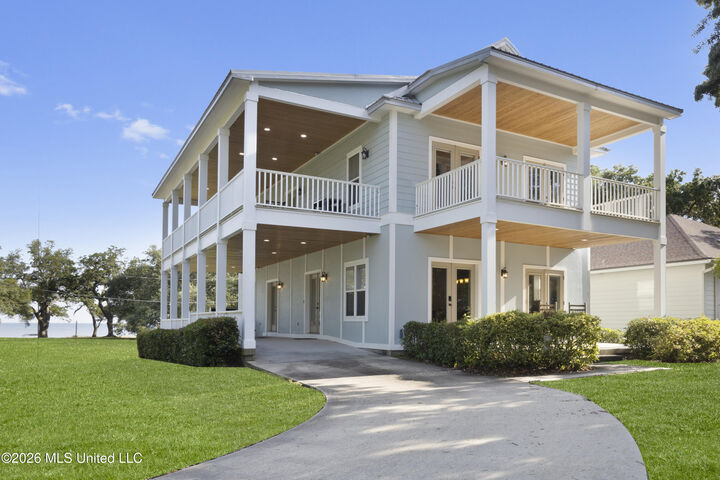 Property Photo:  631 2nd Street  MS 39501 