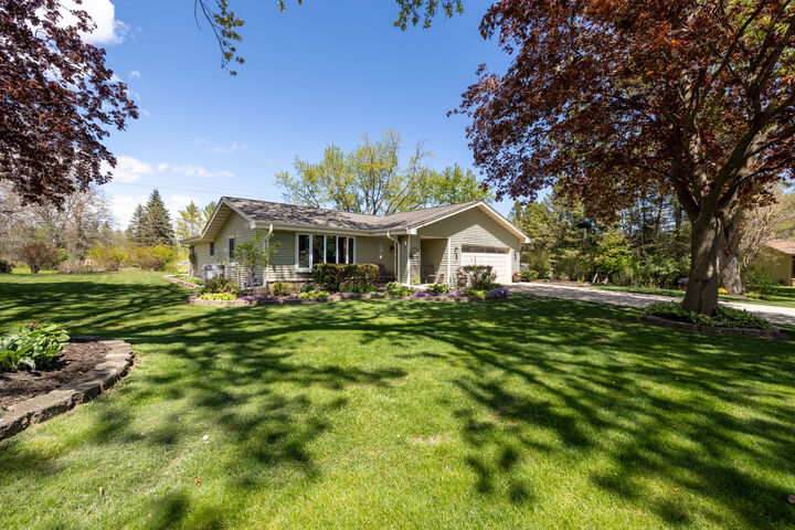 Property Photo: W248n9575 Norwauk Ct WI 53017