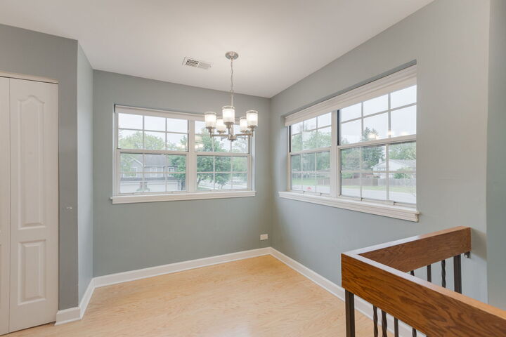 Property Photo:  1742 W Orchard Place 1742  IL 60005 