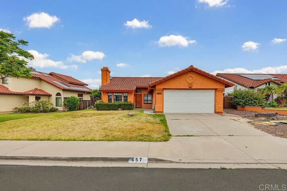 Property Photo: 657 Redlands Pl CA 91902