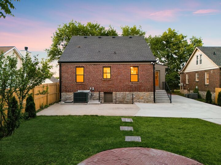 Property Photo: 1012 Hart Ln TN 37216