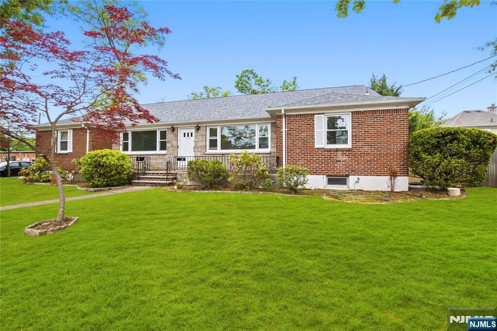 Property Photo:  112 E Ackerman Avenue B Right Side  NJ 07630 