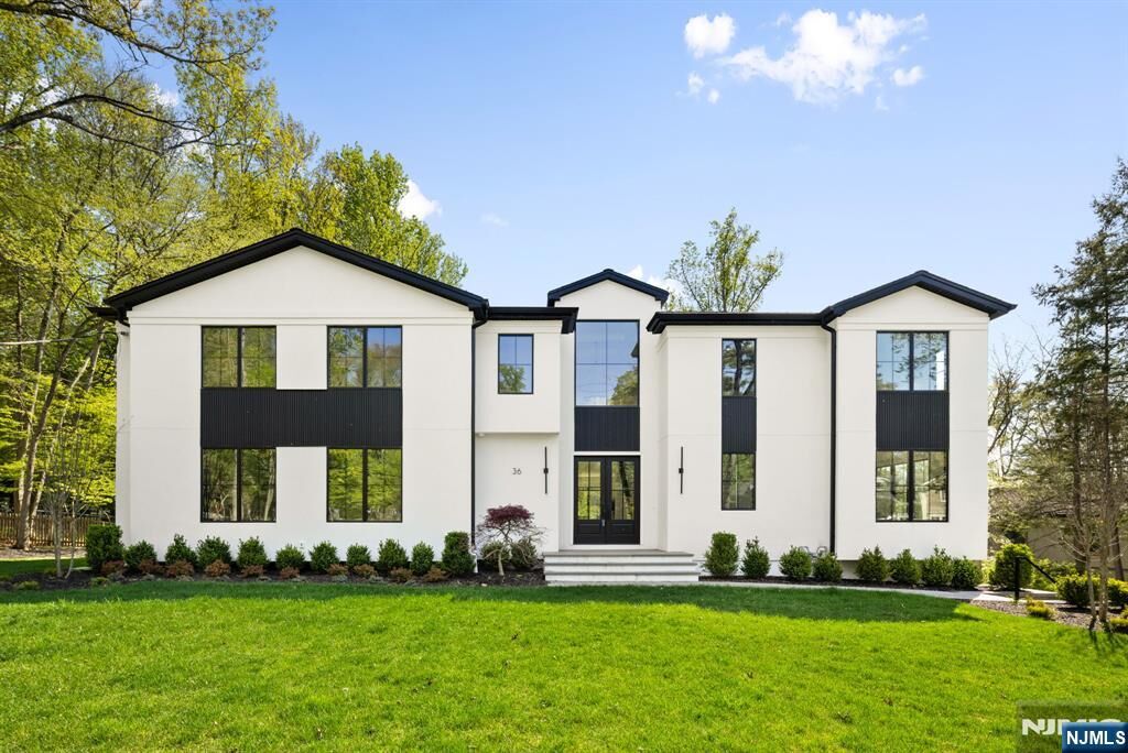 Property Photo:  36 Hampshire Hill Road  NJ 07458 