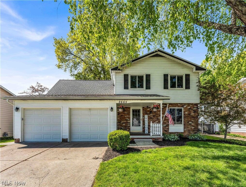 Property Photo: 2665 Nottingham Drive OH 44134