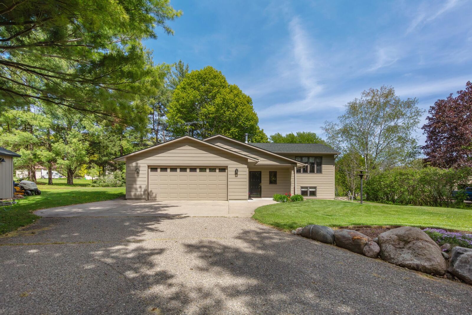 Property Photo:  10545 First Timberlane Drive  MN 55057 