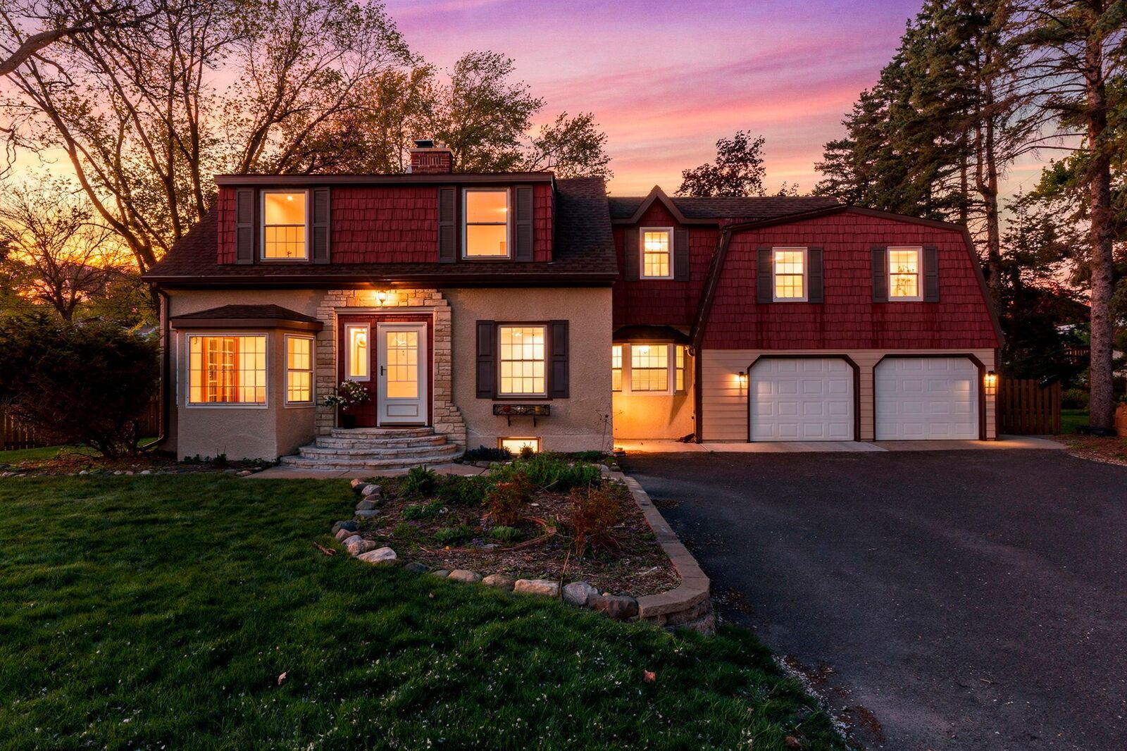 Property Photo:  613 Labore Road  MN 55117 