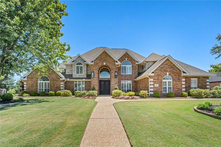 Property Photo: 3 S Sherwood Drive AR 72758